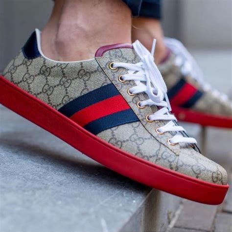 gucci sneakers pink bottom.